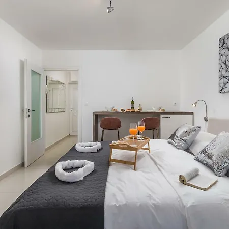 Consensus Apartment