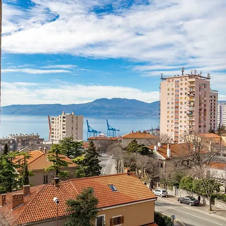 Apartment Consensus Rijeka